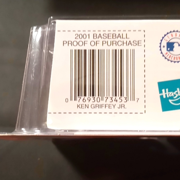 Starting Lineup 2 - 2001 - Ken Griffey Jr - Base Series - Picture 3 of 3
